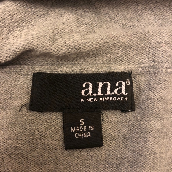 ANA Cowl neck cozy sweater - Picture 4 of 4